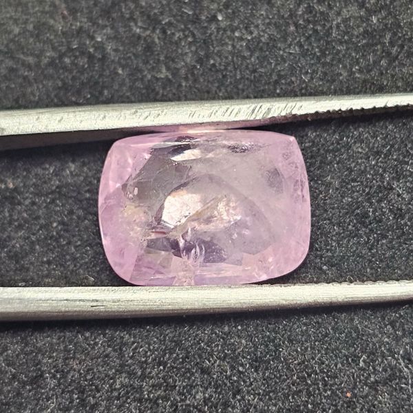 6.00 Carats Natural Pink Sapphire 12.00 x 8.77 x 5.57 mm