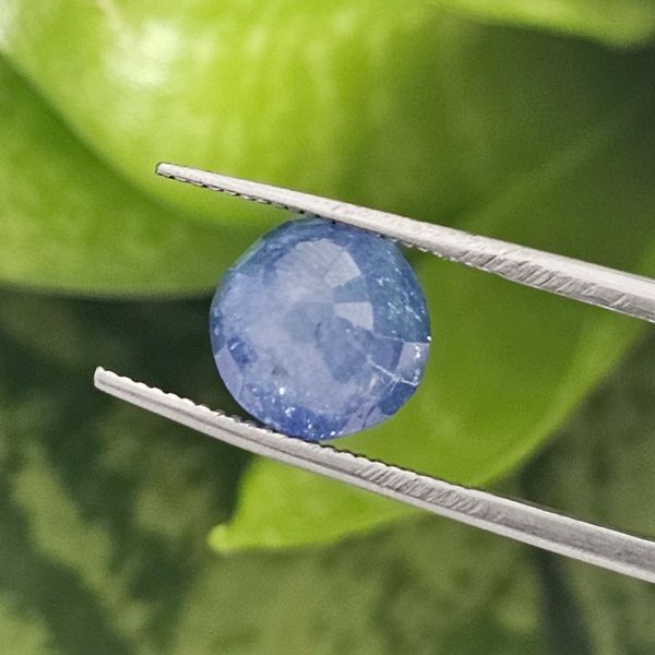 4.46 Carats Natural Cloud Burst Sapphire 8.31 x 7.38 x 6.83 mm