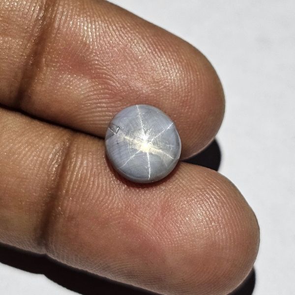 4.35 Carats Natural Davys Grey Star Sapphire 9.27 x 8.49 x 5.03 mm