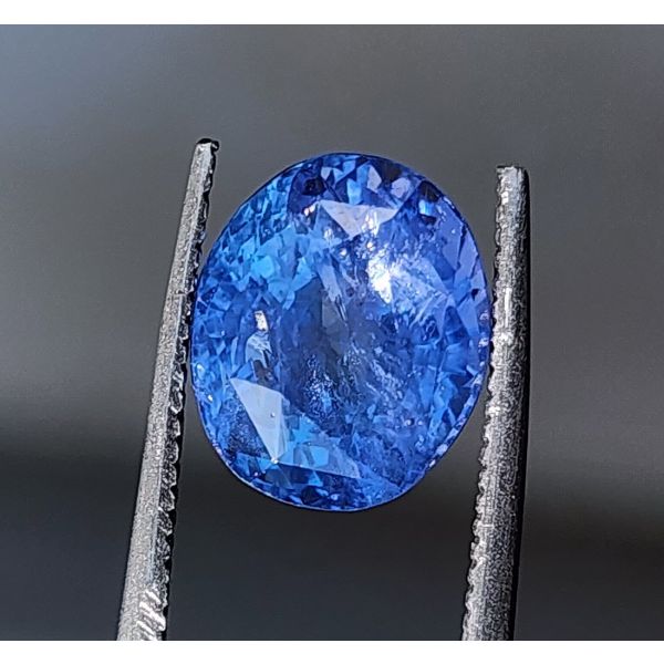 4.58 Carats Natural Blue Sapphire 9.34 x 7.87 x 7.11 mm