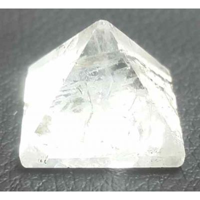Small White Cyrstal  Pyramid 22 to 25 Gram