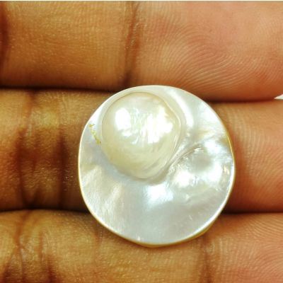 12.42 Carats Natural Creamish White Pearl 22.08 x 22.70 x 2.48 mm