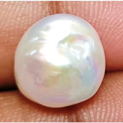 9.41 carats Natural White Venezuela Pearl 12.16x10.40x10.61 mm