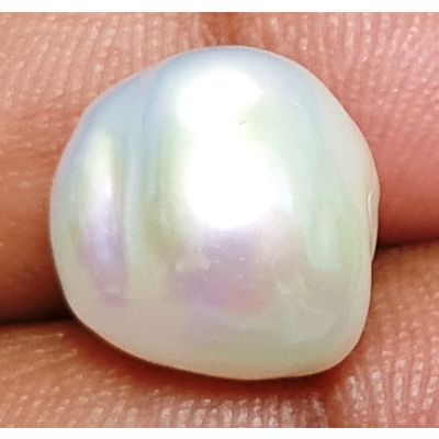 9.56 carats Natural White Venezuela Pearl 10.96x11.36x10.50 mm