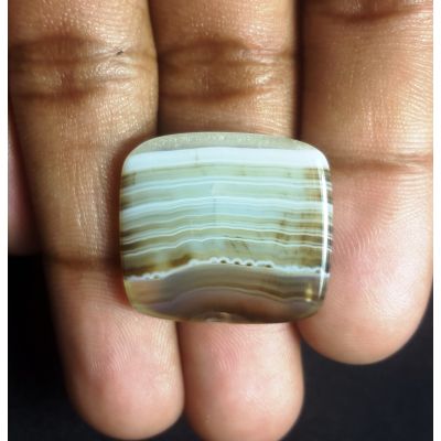28.45 carat Natural Sardonyx 23.68 x 21.37 x 5.88 mm