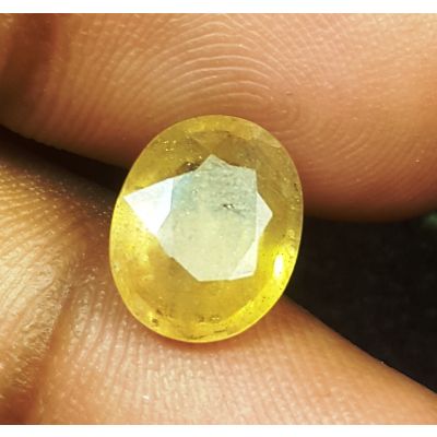 3.85 Carats Natural Yellow Sapphire 19.15 x 8.15 x 4.90 mm