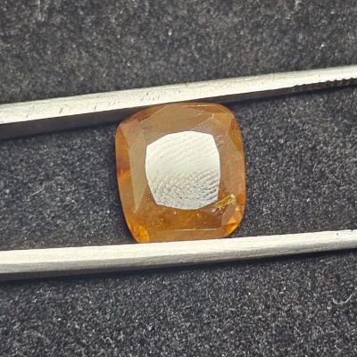 5.59 Carats Natural Bronze Sapphire 10.09 x 5.15 x 11.16 mm